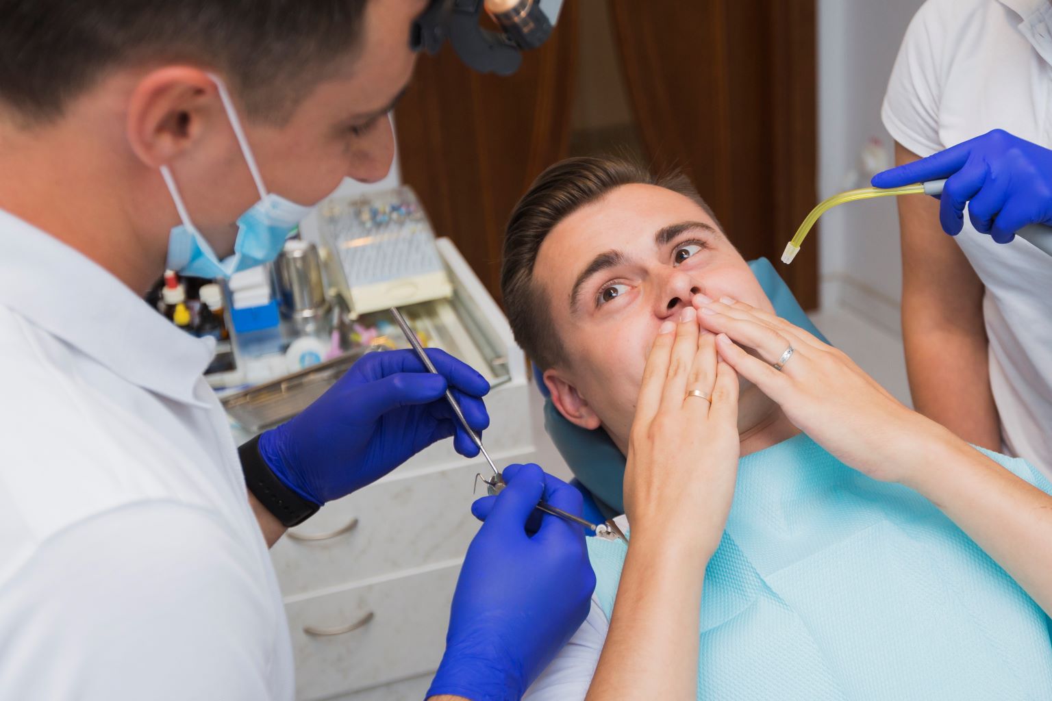 When to See an Emergency Dentist: 10 Signs You Shouldn’t Ignore